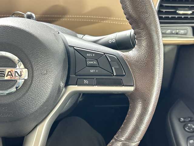 日産 セレナ e－パワー ハイウェイスター V 佐賀県 2019(令1)年 5.5万km ブリリアントホワイトパール 純正9インチナビ/フルセグTV/CD/DVD/Bluetooth/バックカメラ/純正11インチフリップダウンモニター/衝突被害軽減システム/クルーズコントロール/車線逸脱警報/横滑り防止装置/寒冷地仕様/オートライト/オートマチックハイビーム/LEDヘッドライト/フォグライト/純正前方ドラレコ/ビルトインETC/両側パワースライドドア/ハンズフリースライドドア/ステアリングヒーター/運転席・助手席側シートバックテーブル/後席サンシェード/ハーフレザーシート（茶色）/前席シートヒーター/ISOFIX対応シート/純正フロアマット/純正15インチアルミホイール/スマートキー×２/プッシュスタート/ドアバイザー