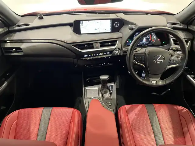 レクサス ＵＸ 200 Fスポーツ 熊本県 2020(令2)年 1.5万km マダーレッド ・スマートキー/・プッシュスタート/・サンルーフ/・プリクラッシュセーフティ/・レーンデパーチャーアラート/・ロードサインインフォメーション/・ブラインドスポットモニター/・先行車発進告知/・赤/黒革シート/・前席パワーシート/・前席シートヒーター /・ハンドルヒーター /・純正メモリナビ/　【BD・Bluetooth・USB・SD・AUX・MSV】/・フルセグTV/・全方位カメラ/・ETC2.0/・ドライブレコーダー(前後録画)/・TRDエアロ/・TRDマフラー/・LEDヘッドランプ/・LEDフォグランプ/・純正マット