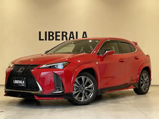 レクサス ＵＸ 200 Fスポーツ 熊本県 2020(令2)年 1.5万km マダーレッド ・スマートキー/・プッシュスタート/・サンルーフ/・プリクラッシュセーフティ/・レーンデパーチャーアラート/・ロードサインインフォメーション/・ブラインドスポットモニター/・先行車発進告知/・赤/黒革シート/・前席パワーシート/・前席シートヒーター /・ハンドルヒーター /・純正メモリナビ/　【BD・Bluetooth・USB・SD・AUX・MSV】/・フルセグTV/・全方位カメラ/・ETC2.0/・ドライブレコーダー(前後録画)/・TRDエアロ/・TRDマフラー/・LEDヘッドランプ/・LEDフォグランプ/・純正マット