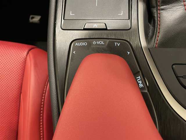 レクサス ＵＸ 200 Fスポーツ 熊本県 2020(令2)年 1.5万km マダーレッド ・スマートキー/・プッシュスタート/・サンルーフ/・プリクラッシュセーフティ/・レーンデパーチャーアラート/・ロードサインインフォメーション/・ブラインドスポットモニター/・先行車発進告知/・赤/黒革シート/・前席パワーシート/・前席シートヒーター /・ハンドルヒーター /・純正メモリナビ/　【BD・Bluetooth・USB・SD・AUX・MSV】/・フルセグTV/・全方位カメラ/・ETC2.0/・ドライブレコーダー(前後録画)/・TRDエアロ/・TRDマフラー/・LEDヘッドランプ/・LEDフォグランプ/・純正マット