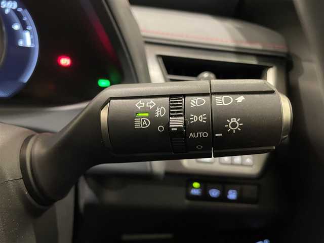 レクサス ＵＸ 200 Fスポーツ 熊本県 2020(令2)年 1.5万km マダーレッド ・スマートキー/・プッシュスタート/・サンルーフ/・プリクラッシュセーフティ/・レーンデパーチャーアラート/・ロードサインインフォメーション/・ブラインドスポットモニター/・先行車発進告知/・赤/黒革シート/・前席パワーシート/・前席シートヒーター /・ハンドルヒーター /・純正メモリナビ/　【BD・Bluetooth・USB・SD・AUX・MSV】/・フルセグTV/・全方位カメラ/・ETC2.0/・ドライブレコーダー(前後録画)/・TRDエアロ/・TRDマフラー/・LEDヘッドランプ/・LEDフォグランプ/・純正マット