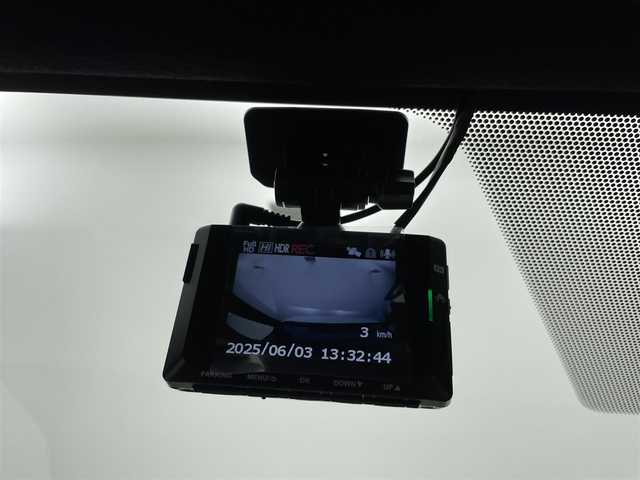トヨタ ヴォクシー S－Z 福井県 2024(令6)年 0.6万km ホワイトパールクリスタルシャイン 純正ディスプレイオーディオ　/純正フリップダウンモニター/両側パワースライドドア /電動リアゲート/CD DVD BT フルセグTV /スマートフォン連携　HDMI USB /バックカメラ　/アダプティブクルーズコントロール　/トヨタセーフティーセンス　/デジタルインナーミラー /HUD/前後ドライブレコーダー/ステアリングヒーター