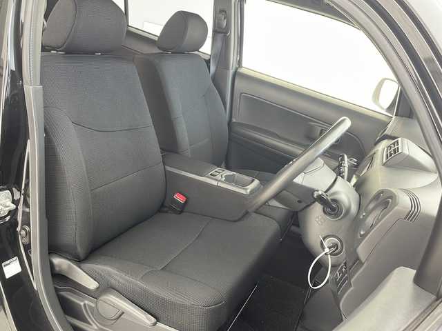 トヨタ ｂＢ Z 沖縄県 2015(平27)年 5.9万km ブラックマイカメタリック 純正ナビ(NSZT-W64)/（フルセグＴＶ　ＣＤ　Ｂｌｕｅｔｏｏｔｈ接続）/バックカメラ/ビルトインＥＴＣ/バックカメラ/横滑り防止装置/オートエアコン/電動格納ウインカーミラー/純正１５インチアルミホイール/パワーステアリング/ドアバイザー