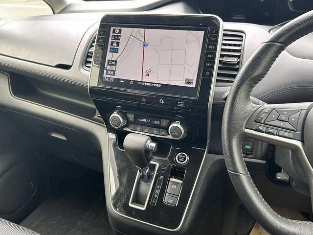 日産 セレナ ハイウェイスター V 福岡県 2020(令2)年 6.2万km ブリリアントホワイトパール プロパイロット/純正10インチSDナビ【MM519D-L】/【AM/FM/CD/DVD/Bluetooth/フルセグTV】/純正11インチフリップダウンモニター/バックカメラ/アラウンドビューモニター/ビルトインETC/日産純正前方ドライブレコーダー【DJ4-D】/アイドリングストップ/レーダークルーズコントロール/エマージェンシーブレーキ/速度標識表示/道路標識表示/駐車支援/ふらつき警報/両側電動パワースライドドア/オートブレーキホールド/オートライト/WAC/ステアリングスイッチ/盗難防止装置/横滑り防止装置/保証書/ナビ取扱説明書/スペアキー×1