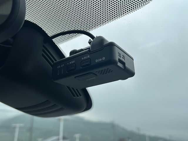 日産 セレナ ハイウェイスター V 福岡県 2020(令2)年 6.2万km ブリリアントホワイトパール プロパイロット/純正10インチSDナビ【MM519D-L】/【AM/FM/CD/DVD/Bluetooth/フルセグTV】/純正11インチフリップダウンモニター/バックカメラ/アラウンドビューモニター/ビルトインETC/日産純正前方ドライブレコーダー【DJ4-D】/アイドリングストップ/レーダークルーズコントロール/エマージェンシーブレーキ/速度標識表示/道路標識表示/駐車支援/ふらつき警報/両側電動パワースライドドア/オートブレーキホールド/オートライト/WAC/ステアリングスイッチ/盗難防止装置/横滑り防止装置/保証書/ナビ取扱説明書/スペアキー×1
