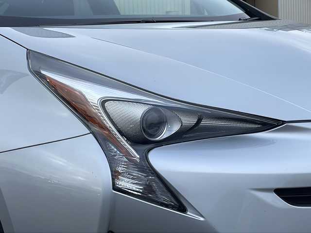 トヨタ プリウス S 道北・旭川 2017(平29)年 9.8万km シルバーM 社外ナビ（TV/CD/USB）/４WD/寒冷地仕様/ホイール付冬タイヤセット積込/バックカメラ/横滑り防止機能/オートライト/LEDヘッドライト/フロアマット/ドアバイザー/ミラーヒーター/ウィンカーミラー/フォグライト/ETC/取説/スペアキー×１