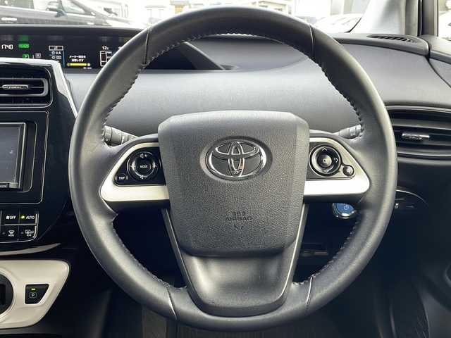 トヨタ プリウス S 道北・旭川 2017(平29)年 9.8万km シルバーM 社外ナビ（TV/CD/USB）/４WD/寒冷地仕様/ホイール付冬タイヤセット積込/バックカメラ/横滑り防止機能/オートライト/LEDヘッドライト/フロアマット/ドアバイザー/ミラーヒーター/ウィンカーミラー/フォグライト/ETC/取説/スペアキー×１