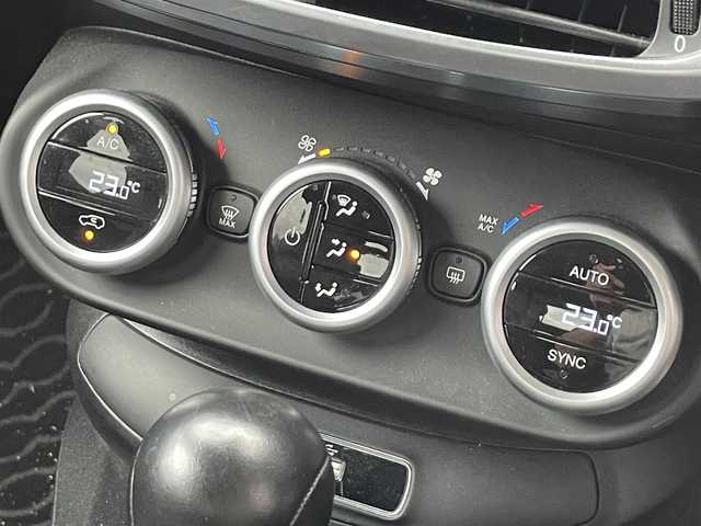 フィアット ５００Ｘ ポップスター 滋賀県 2016(平28)年 4.9万km 黒 社外ナビ/CD.DVDBluetooth.フルセグ/バックカメラ/ETC/純正17インチAW/コーナーセンサー/革巻きステアリング/フォグライト/オートライト