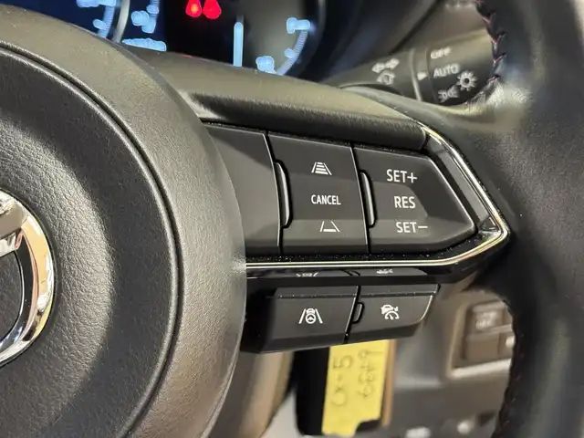 マツダ ＣＸ－５ XD ブラックトーンエディション 群馬県 2022(令4)年 4.2万km ジルコンサンドメタリック i-ACTIVSENSE/・衝突軽減ブレーキ/・ブラインドスポットモニタリング/・レーンキープアシストシステム/・クリアランスソナー/・速度標識警報/・車線逸脱警報システム/・レーダークルーズコントロール/純正メーカーナビ/・フルセグTV/・Bluetooth/・AppleCarPlay/AndroidAuto/・FM/AM/USB/BOSE/360°ビューモニター/ドライブレコーダー/ETC/パワーバックドア/ヘッドアップディスプレイ/革巻きステアリング/ステアリングスイッチ/パドルシフト/ステアリングヒーター/ブラックハーフレザーシート/運転席パワーシート/前席シートヒーター/電子パーキング/ブレーキオートホールド/スマートキー/プッシュスタート/LEDヘッドライト/オートライト/置くだけ充電/純正19インチAW/純正フロアマット/ドアバイザー/電動格納ウィンカーミラー/横滑り防止機能