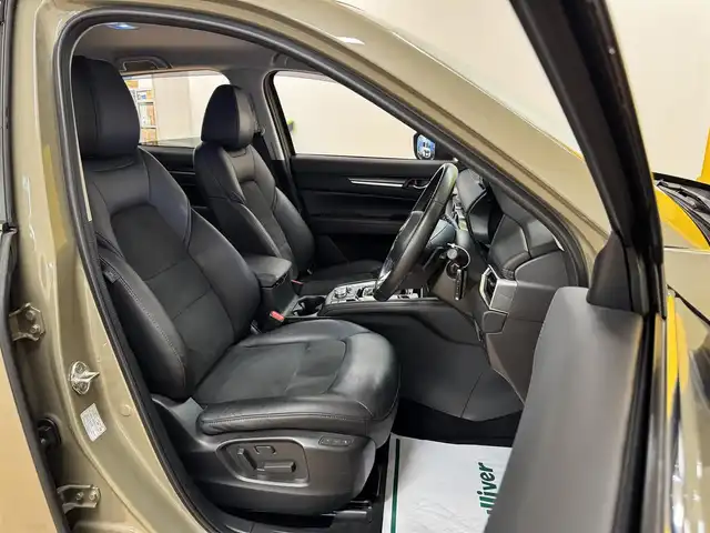 マツダ ＣＸ－５ XD ブラックトーンエディション 群馬県 2022(令4)年 4.2万km ジルコンサンドメタリック i-ACTIVSENSE/・衝突軽減ブレーキ/・ブラインドスポットモニタリング/・レーンキープアシストシステム/・クリアランスソナー/・速度標識警報/・車線逸脱警報システム/・レーダークルーズコントロール/純正メーカーナビ/・フルセグTV/・Bluetooth/・AppleCarPlay/AndroidAuto/・FM/AM/USB/BOSE/360°ビューモニター/ドライブレコーダー/ETC/パワーバックドア/ヘッドアップディスプレイ/革巻きステアリング/ステアリングスイッチ/パドルシフト/ステアリングヒーター/ブラックハーフレザーシート/運転席パワーシート/前席シートヒーター/電子パーキング/ブレーキオートホールド/スマートキー/プッシュスタート/LEDヘッドライト/オートライト/置くだけ充電/純正19インチAW/純正フロアマット/ドアバイザー/電動格納ウィンカーミラー/横滑り防止機能
