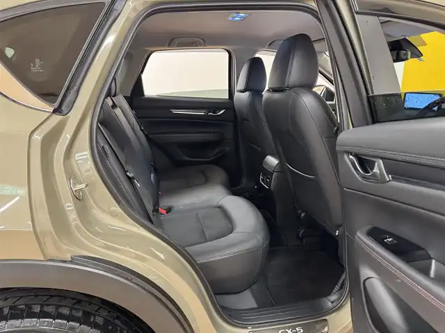 マツダ ＣＸ－５ XD ブラックトーンエディション 群馬県 2022(令4)年 4.2万km ジルコンサンドメタリック i-ACTIVSENSE/・衝突軽減ブレーキ/・ブラインドスポットモニタリング/・レーンキープアシストシステム/・クリアランスソナー/・速度標識警報/・車線逸脱警報システム/・レーダークルーズコントロール/純正メーカーナビ/・フルセグTV/・Bluetooth/・AppleCarPlay/AndroidAuto/・FM/AM/USB/BOSE/360°ビューモニター/ドライブレコーダー/ETC/パワーバックドア/ヘッドアップディスプレイ/革巻きステアリング/ステアリングスイッチ/パドルシフト/ステアリングヒーター/ブラックハーフレザーシート/運転席パワーシート/前席シートヒーター/電子パーキング/ブレーキオートホールド/スマートキー/プッシュスタート/LEDヘッドライト/オートライト/置くだけ充電/純正19インチAW/純正フロアマット/ドアバイザー/電動格納ウィンカーミラー/横滑り防止機能