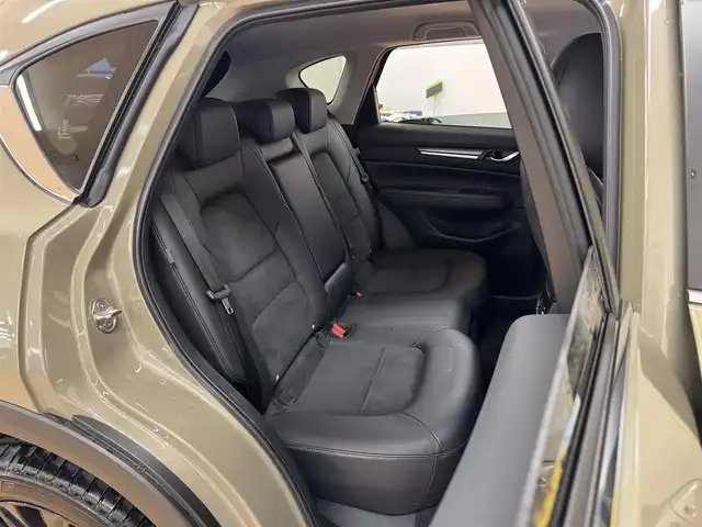 マツダ ＣＸ－５ XD ブラックトーンエディション 群馬県 2022(令4)年 4.2万km ジルコンサンドメタリック i-ACTIVSENSE/・衝突軽減ブレーキ/・ブラインドスポットモニタリング/・レーンキープアシストシステム/・クリアランスソナー/・速度標識警報/・車線逸脱警報システム/・レーダークルーズコントロール/純正メーカーナビ/・フルセグTV/・Bluetooth/・AppleCarPlay/AndroidAuto/・FM/AM/USB/BOSE/360°ビューモニター/ドライブレコーダー/ETC/パワーバックドア/ヘッドアップディスプレイ/革巻きステアリング/ステアリングスイッチ/パドルシフト/ステアリングヒーター/ブラックハーフレザーシート/運転席パワーシート/前席シートヒーター/電子パーキング/ブレーキオートホールド/スマートキー/プッシュスタート/LEDヘッドライト/オートライト/置くだけ充電/純正19インチAW/純正フロアマット/ドアバイザー/電動格納ウィンカーミラー/横滑り防止機能
