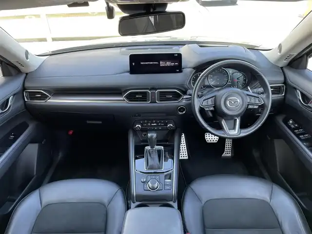 マツダ ＣＸ－５ XD ブラックトーンエディション 東京都 2022(令4)年 4.2万km ジルコンサンドメタリック i-ACTIVSENSE/・衝突軽減ブレーキ/・ブラインドスポットモニタリング/・レーンキープアシストシステム/・クリアランスソナー/・速度標識警報/・車線逸脱警報システム/・レーダークルーズコントロール/純正メーカーナビ/・フルセグTV/・Bluetooth/・AppleCarPlay/AndroidAuto/・FM/AM/USB/BOSE/360°ビューモニター/ドライブレコーダー/ETC/パワーバックドア/ヘッドアップディスプレイ/革巻きステアリング/ステアリングスイッチ/パドルシフト/ステアリングヒーター/ブラックハーフレザーシート/運転席パワーシート/前席シートヒーター/電子パーキング/ブレーキオートホールド/スマートキー/プッシュスタート/LEDヘッドライト/オートライト/置くだけ充電/純正19インチAW/純正フロアマット/ドアバイザー/電動格納ウィンカーミラー/横滑り防止機能