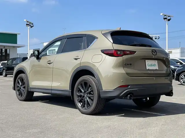 マツダ ＣＸ－５ XD ブラックトーンエディション 東京都 2022(令4)年 4.2万km ジルコンサンドメタリック i-ACTIVSENSE/・衝突軽減ブレーキ/・ブラインドスポットモニタリング/・レーンキープアシストシステム/・クリアランスソナー/・速度標識警報/・車線逸脱警報システム/・レーダークルーズコントロール/純正メーカーナビ/・フルセグTV/・Bluetooth/・AppleCarPlay/AndroidAuto/・FM/AM/USB/BOSE/360°ビューモニター/ドライブレコーダー/ETC/パワーバックドア/ヘッドアップディスプレイ/革巻きステアリング/ステアリングスイッチ/パドルシフト/ステアリングヒーター/ブラックハーフレザーシート/運転席パワーシート/前席シートヒーター/電子パーキング/ブレーキオートホールド/スマートキー/プッシュスタート/LEDヘッドライト/オートライト/置くだけ充電/純正19インチAW/純正フロアマット/ドアバイザー/電動格納ウィンカーミラー/横滑り防止機能