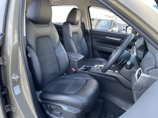 マツダ ＣＸ－５ XD ブラックトーンエディション 東京都 2022(令4)年 4.2万km ジルコンサンドメタリック i-ACTIVSENSE/・衝突軽減ブレーキ/・ブラインドスポットモニタリング/・レーンキープアシストシステム/・クリアランスソナー/・速度標識警報/・車線逸脱警報システム/・レーダークルーズコントロール/純正メーカーナビ/・フルセグTV/・Bluetooth/・AppleCarPlay/AndroidAuto/・FM/AM/USB/BOSE/360°ビューモニター/ドライブレコーダー/ETC/パワーバックドア/ヘッドアップディスプレイ/革巻きステアリング/ステアリングスイッチ/パドルシフト/ステアリングヒーター/ブラックハーフレザーシート/運転席パワーシート/前席シートヒーター/電子パーキング/ブレーキオートホールド/スマートキー/プッシュスタート/LEDヘッドライト/オートライト/置くだけ充電/純正19インチAW/純正フロアマット/ドアバイザー/電動格納ウィンカーミラー/横滑り防止機能