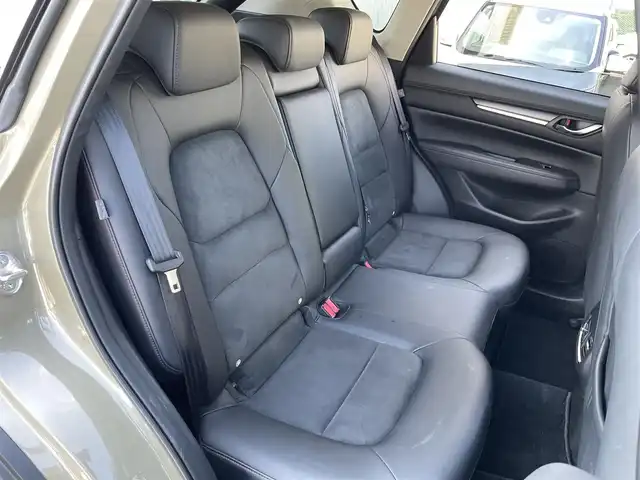 マツダ ＣＸ－５ XD ブラックトーンエディション 東京都 2022(令4)年 4.2万km ジルコンサンドメタリック i-ACTIVSENSE/・衝突軽減ブレーキ/・ブラインドスポットモニタリング/・レーンキープアシストシステム/・クリアランスソナー/・速度標識警報/・車線逸脱警報システム/・レーダークルーズコントロール/純正メーカーナビ/・フルセグTV/・Bluetooth/・AppleCarPlay/AndroidAuto/・FM/AM/USB/BOSE/360°ビューモニター/ドライブレコーダー/ETC/パワーバックドア/ヘッドアップディスプレイ/革巻きステアリング/ステアリングスイッチ/パドルシフト/ステアリングヒーター/ブラックハーフレザーシート/運転席パワーシート/前席シートヒーター/電子パーキング/ブレーキオートホールド/スマートキー/プッシュスタート/LEDヘッドライト/オートライト/置くだけ充電/純正19インチAW/純正フロアマット/ドアバイザー/電動格納ウィンカーミラー/横滑り防止機能