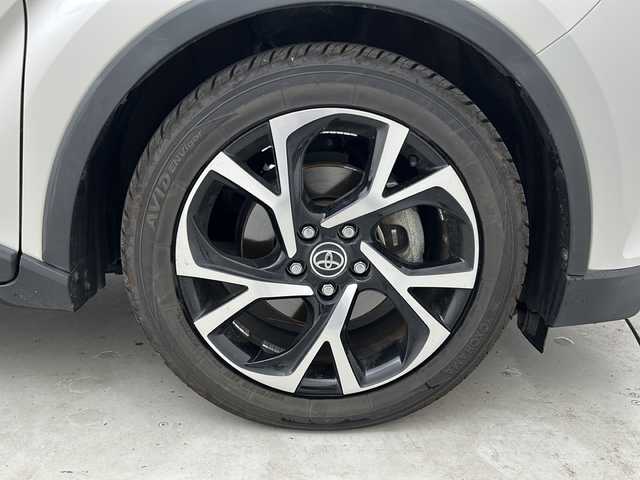 トヨタ Ｃ－ＨＲ G 宮城県 2019(平31)年 8.4万km ホワイトパールクリスタルシャイン トヨタセーフティーセンス/・プリクラッシュセーフティ/・レーンディパーチャーアラート/・レーダークルーズコントロール/・クリアランスソナー/・オートマチックハイビーム/ブラインドスポットモニター/純正9型SDナビ（NSZT-Y68T）/・フルセグTV/・BT.CD/DVD.SD.USB.AM/FM/バックカメラ/ビルトインETC/シートヒーター（D/N）/ハーフレザー/純正18インチAW/LEDヘッドライト/ステアリングスイッチ/純正フロアマット