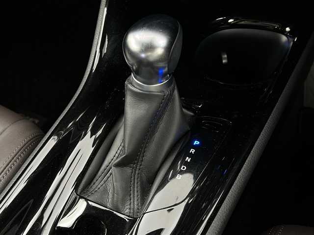 トヨタ Ｃ－ＨＲ G 宮城県 2019(平31)年 8.4万km ホワイトパールクリスタルシャイン トヨタセーフティーセンス/・プリクラッシュセーフティ/・レーンディパーチャーアラート/・レーダークルーズコントロール/・クリアランスソナー/・オートマチックハイビーム/ブラインドスポットモニター/純正9型SDナビ（NSZT-Y68T）/・フルセグTV/・BT.CD/DVD.SD.USB.AM/FM/バックカメラ/ビルトインETC/シートヒーター（D/N）/ハーフレザー/純正18インチAW/LEDヘッドライト/ステアリングスイッチ/純正フロアマット