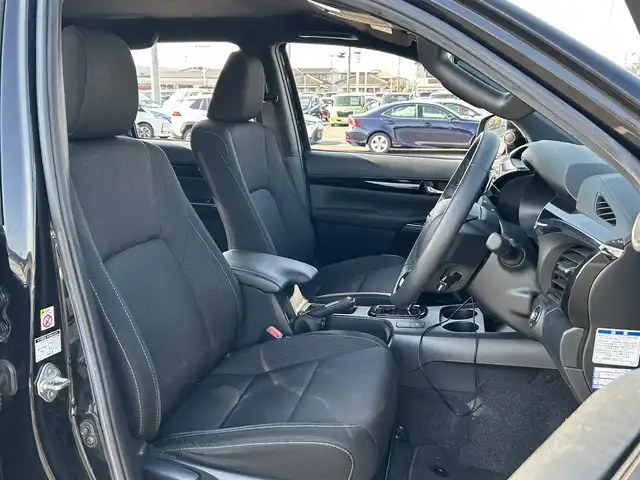 トヨタ ハイラックス Z ブラックラリーエディション 鹿児島県 2019(令1)年 2.7万km ブラック 社外フローティングナビ　/フルセグＴＶ　/Ｂカメラ　/社外ＥＴＣ　/社外前後ドラレコ　/アンダーカバー　/チップアップシート　/リフトアップ　/レーンキープアシスト　/オートライト　/ハードトノカバー　/社外アルミ/リアデフロック/革巻きステアリング/スマートキー/プッシュスタート/ダウンヒルアシストコントロール/クルコン