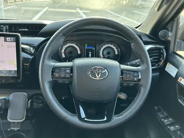 トヨタ ハイラックス Z ブラックラリーエディション 鹿児島県 2019(令1)年 2.7万km ブラック 社外フローティングナビ　/フルセグＴＶ　/Ｂカメラ　/社外ＥＴＣ　/社外前後ドラレコ　/アンダーカバー　/チップアップシート　/リフトアップ　/レーンキープアシスト　/オートライト　/ハードトノカバー　/社外アルミ/リアデフロック/革巻きステアリング/スマートキー/プッシュスタート/ダウンヒルアシストコントロール/クルコン