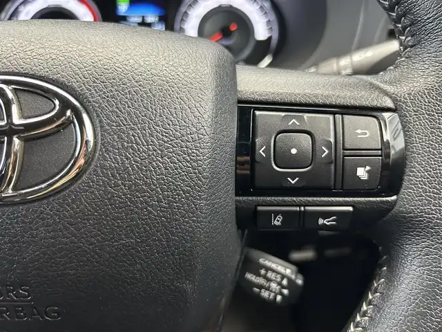 トヨタ ハイラックス Z ブラックラリーエディション 鹿児島県 2019(令1)年 2.7万km ブラック 社外フローティングナビ　/フルセグＴＶ　/Ｂカメラ　/社外ＥＴＣ　/社外前後ドラレコ　/アンダーカバー　/チップアップシート　/リフトアップ　/レーンキープアシスト　/オートライト　/ハードトノカバー　/社外アルミ/リアデフロック/革巻きステアリング/スマートキー/プッシュスタート/ダウンヒルアシストコントロール/クルコン