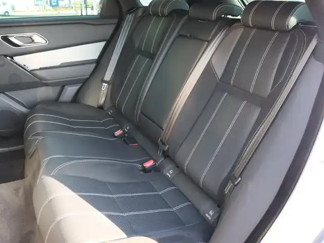 ランドローバー レンジローバーヴェラール Rダイナミック S 180PS 宮城県 2018(平30)年 6.7万km インダス・シルバー パノラマサンルーフ/アダプティブクルーズコントロール/レーンキープアシスト/MERIDIANサウンドシステム/純正メモリナビ(BT/USB/CarPlay)/フルセグTV/360°カメラ/パワーリアゲート/パワーシート(D・N)/シートヒーター(D・N)/エアシート(D・N)/純正19AW/LEDオートライト/ドライブレコーダー(前方)/スマートキー