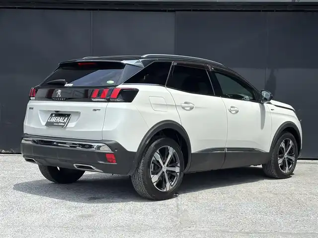 プジョー ３００８ GT ブルー HDi 和歌山県 2019(令1)年 1.8万km パール ファーストクラスパッケージ /サンルーフ/CarPlay /ACC /BSM /オートテールゲート /パノラマビュー /前後ドラレコ /マルチポイントランバーサポート /パワーシート /シートヒーター /ハーフレザーシート /スマートキー /LEDライト /ETC/取扱説明書/保証書/スペアキー