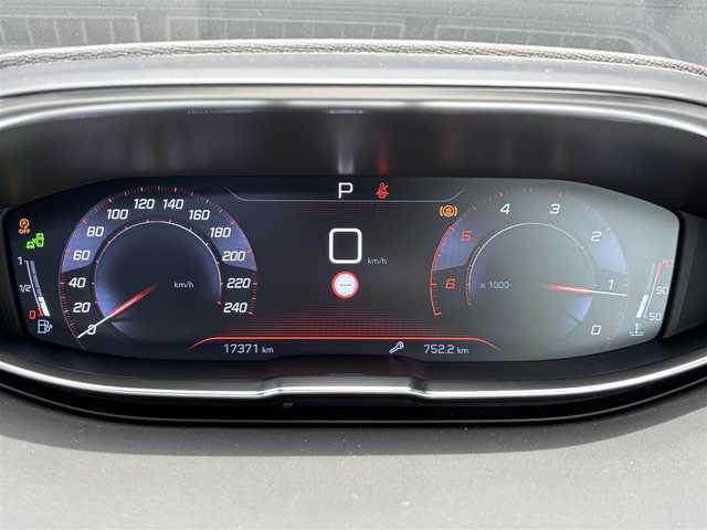 プジョー ３００８ GT ブルー HDi 和歌山県 2019(令1)年 1.8万km パール ファーストクラスパッケージ /サンルーフ/CarPlay /ACC /BSM /オートテールゲート /パノラマビュー /前後ドラレコ /マルチポイントランバーサポート /パワーシート /シートヒーター /ハーフレザーシート /スマートキー /LEDライト /ETC/取扱説明書/保証書/スペアキー