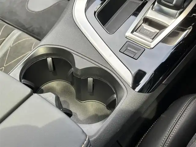 プジョー ３００８ GT ブルー HDi 和歌山県 2019(令1)年 1.8万km パール ファーストクラスパッケージ /サンルーフ/CarPlay /ACC /BSM /オートテールゲート /パノラマビュー /前後ドラレコ /マルチポイントランバーサポート /パワーシート /シートヒーター /ハーフレザーシート /スマートキー /LEDライト /ETC/取扱説明書/保証書/スペアキー