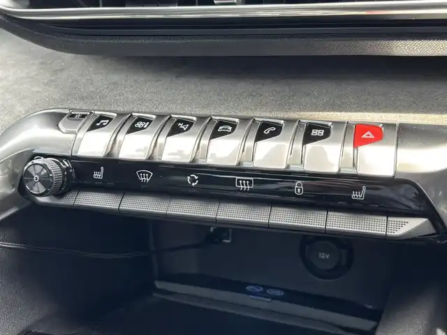 プジョー ３００８ GT ブルー HDi 和歌山県 2019(令1)年 1.8万km パール ファーストクラスパッケージ /サンルーフ/CarPlay /ACC /BSM /オートテールゲート /パノラマビュー /前後ドラレコ /マルチポイントランバーサポート /パワーシート /シートヒーター /ハーフレザーシート /スマートキー /LEDライト /ETC/取扱説明書/保証書/スペアキー