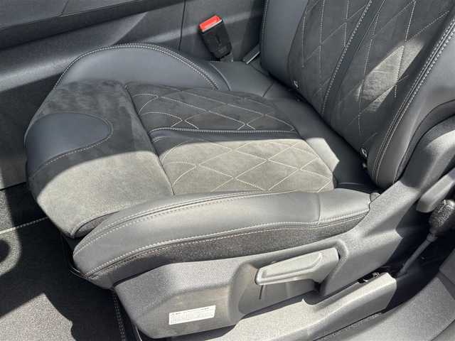 プジョー ３００８ GT ブルー HDi 和歌山県 2019(令1)年 1.8万km パール ファーストクラスパッケージ /サンルーフ/CarPlay /ACC /BSM /オートテールゲート /パノラマビュー /前後ドラレコ /マルチポイントランバーサポート /パワーシート /シートヒーター /ハーフレザーシート /スマートキー /LEDライト /ETC/取扱説明書/保証書/スペアキー