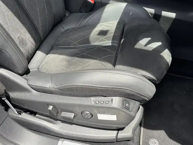 プジョー ３００８ GT ブルー HDi 和歌山県 2019(令1)年 1.8万km パール ファーストクラスパッケージ /サンルーフ/CarPlay /ACC /BSM /オートテールゲート /パノラマビュー /前後ドラレコ /マルチポイントランバーサポート /パワーシート /シートヒーター /ハーフレザーシート /スマートキー /LEDライト /ETC/取扱説明書/保証書/スペアキー