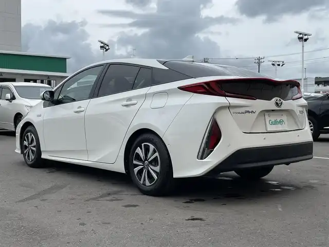 トヨタ プリウス ＰＨＶ S セーフティプラス 東京都 2018(平30)年 4.4万km ホワイトパールクリスタルシャイン 純正コネクトナビ/バックモニター/プリクラッシュセーフティ/レーンディパーチャー/レーダークルーズ/シートヒーター/ETC/ドライブレコーダー/横滑り防止措置/ステアリングスイッチ/スマートキー