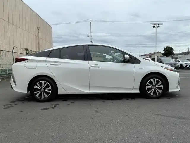 トヨタ プリウス ＰＨＶ S セーフティプラス 東京都 2018(平30)年 4.4万km ホワイトパールクリスタルシャイン 純正コネクトナビ/バックモニター/プリクラッシュセーフティ/レーンディパーチャー/レーダークルーズ/シートヒーター/ETC/ドライブレコーダー/横滑り防止措置/ステアリングスイッチ/スマートキー