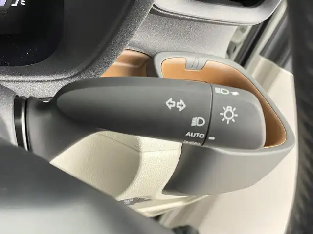 トヨタ シエンタ ハイブリッド Z 千葉県 2024(令6)年 1.8万km ホワイトパールクリスタルシャイン 禁煙車/純正ナビ/フルセグTV　Bluetooth/バックカメラ/両側パワースライドドア/ETC2.0/オートライト/オートハイビーム/シートヒーター/ハンドルヒーター/オートリトラミラー/トヨタセーフティ/・衝突軽減ブレーキ/・安全運転支援機能/・クリアランスソナー/・フロントクロストラフィックアラート/・パーキングサポートブレーキ/・ブラインドスポットモニター/・アダプティブクルーズコントロール/デジタルインナーミラー/ステアリングスイッチ/USB/タイプC　入力端子/純正フロアマット/スマートキー/プッシュスタート