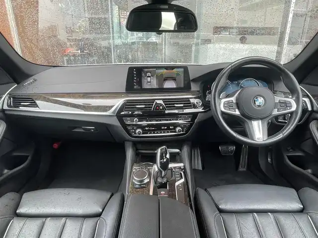 ＢＭＷ ５３０ｉ Mスポーツ 鹿児島県 2017(平29)年 6.4万km 白 サンルーフ/レザーシート/シートヒーター/パワーシート/メモリーシート/禁煙車/ワンオーナー/全周囲カメラ/スマートキー/スペアキー/純正ナビ/パワーバックドア/純正19インチアルミホイール
