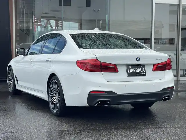 ＢＭＷ ５３０ｉ Mスポーツ 鹿児島県 2017(平29)年 6.4万km 白 サンルーフ/レザーシート/シートヒーター/パワーシート/メモリーシート/禁煙車/ワンオーナー/全周囲カメラ/スマートキー/スペアキー/純正ナビ/パワーバックドア/純正19インチアルミホイール