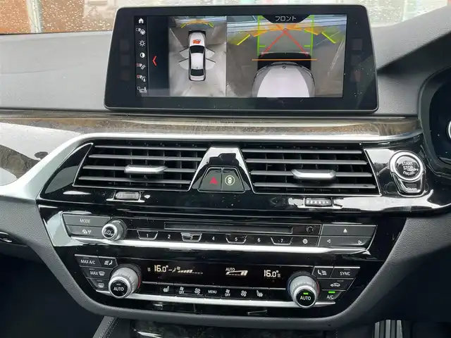 ＢＭＷ ５３０ｉ Mスポーツ 鹿児島県 2017(平29)年 6.4万km 白 サンルーフ/レザーシート/シートヒーター/パワーシート/メモリーシート/禁煙車/ワンオーナー/全周囲カメラ/スマートキー/スペアキー/純正ナビ/パワーバックドア/純正19インチアルミホイール
