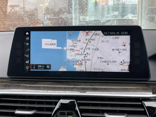 ＢＭＷ ５３０ｉ Mスポーツ 鹿児島県 2017(平29)年 6.4万km 白 サンルーフ/レザーシート/シートヒーター/パワーシート/メモリーシート/禁煙車/ワンオーナー/全周囲カメラ/スマートキー/スペアキー/純正ナビ/パワーバックドア/純正19インチアルミホイール