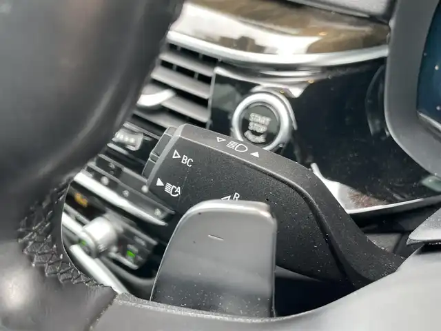 ＢＭＷ ５３０ｉ Mスポーツ 鹿児島県 2017(平29)年 6.4万km 白 サンルーフ/レザーシート/シートヒーター/パワーシート/メモリーシート/禁煙車/ワンオーナー/全周囲カメラ/スマートキー/スペアキー/純正ナビ/パワーバックドア/純正19インチアルミホイール