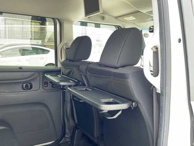 ホンダ Ｎ ＢＯＸ カスタム G Lパッケージ 大阪府 2016(平28)年 6万km プレミアムホワイトパールⅡ Ｇａｔｈｅｒｓインターナビ　フルセグＴＶ　ＤＶＤ　ＣＤ　ＢＴ　バックカメラ　後席Ｇａｔｈｅｒｓフリップダウンモニター　パワースライドドア　ディスチャージヘッドライト　リア席サンシェード　ETC　禁煙車　シートバックテーブル　スマートキー　純正フロアマット　オートライト