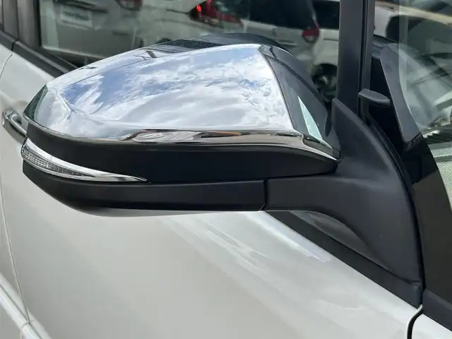 トヨタ ヴォクシー ZS 煌Ⅱ 福岡県 2019(令1)年 5万km ホワイトパールクリスタルシャイン 社外７型SDナビ(ワンセグTV/CD/BT)バックモニタートヨタセーフティーコーナーセンサー両側電動ETCUSBポートドラレコ純正フロアマット純正LEDヘッドライト純正16インチアルミホイールプッシュスタートスマートキー