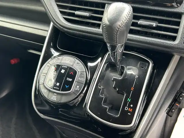 トヨタ ヴォクシー ZS 煌Ⅱ 福岡県 2019(令1)年 5万km ホワイトパールクリスタルシャイン 社外７型SDナビ(ワンセグTV/CD/BT)バックモニタートヨタセーフティーコーナーセンサー両側電動ETCUSBポートドラレコ純正フロアマット純正LEDヘッドライト純正16インチアルミホイールプッシュスタートスマートキー