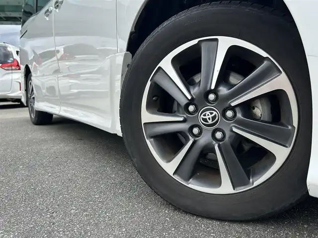 トヨタ ヴォクシー ZS 煌Ⅱ 福岡県 2019(令1)年 5万km ホワイトパールクリスタルシャイン 社外７型SDナビ(ワンセグTV/CD/BT)バックモニタートヨタセーフティーコーナーセンサー両側電動ETCUSBポートドラレコ純正フロアマット純正LEDヘッドライト純正16インチアルミホイールプッシュスタートスマートキー