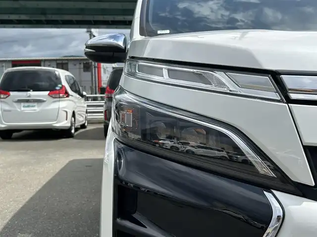 トヨタ ヴォクシー ZS 煌Ⅱ 福岡県 2019(令1)年 5万km ホワイトパールクリスタルシャイン 社外７型SDナビ(ワンセグTV/CD/BT)バックモニタートヨタセーフティーコーナーセンサー両側電動ETCUSBポートドラレコ純正フロアマット純正LEDヘッドライト純正16インチアルミホイールプッシュスタートスマートキー
