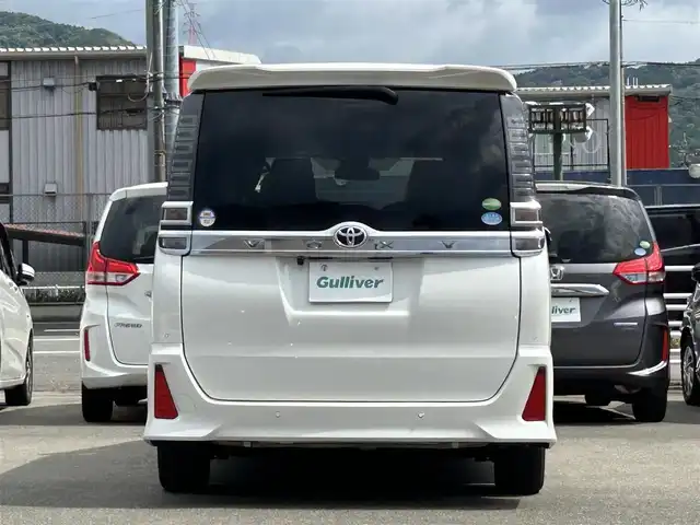 トヨタ ヴォクシー ZS 煌Ⅱ 福岡県 2019(令1)年 5万km ホワイトパールクリスタルシャイン 社外７型SDナビ(ワンセグTV/CD/BT)バックモニタートヨタセーフティーコーナーセンサー両側電動ETCUSBポートドラレコ純正フロアマット純正LEDヘッドライト純正16インチアルミホイールプッシュスタートスマートキー