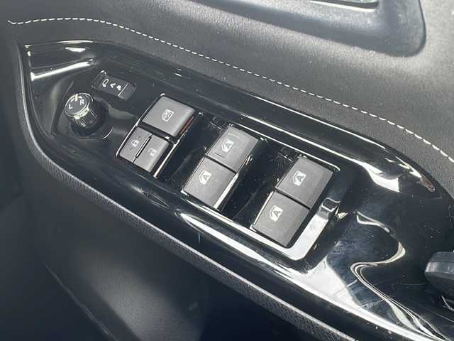 トヨタ ヴォクシー ZS G’s 静岡県 2016(平28)年 7.3万km ブラック ワンオーナー/社外ナビ/地デジTV/CD DVD Bluetooth/バックカメラ/フリップダウンリアモニター/セーフティセンス/オートハイビーム/レーンキープアシスト/両側パワースライドドア/純正18インチAW/ビルトインETC/スマートキー/スペアキー/保証書/取説