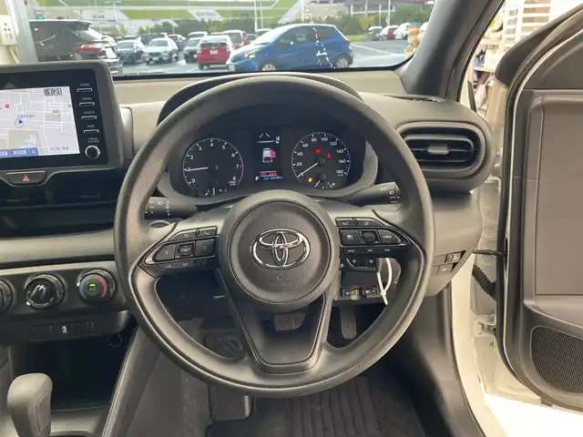 トヨタ ヤリス X 愛知県 2020(令2)年 2.3万km スーパーホワイトⅡ トヨタセーフティーセンス/純正7インチディスプレイオーディオナビ（あり）/レーダークルーズコントロール/バックカメラ/LEDヘッドライト/オートマチックハイビーム/ETC/衝突被害軽減ブレーキ/Bluetooth/ステアリングスイッチ/リモコンキー