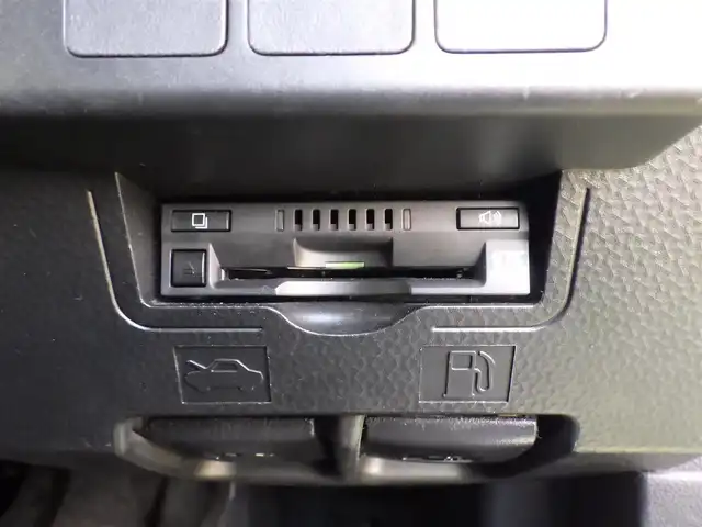 トヨタ タンク カスタムG－T 千葉県 2018(平30)年 4.9万km パールホワイトⅢ 175/55R15/スマートアシストII/クルーズコントロール/エコアイドル/両側パワースライドドア/9インチ純正SDナビ/地デジTV/【DVD/CD再生機能　Bluetooth接続】/パノラマモニター/フリップダウンモニター（V12T-R68C）/ドライブレコーダー（DRT-H68A）/前席シートヒーター/ETC（2.0）/LEDヘッドライト/LEDフォグライト/ウインカーミラー/リアコーナーセンサー/純正15インチアルミホイル/キーフリーシステム