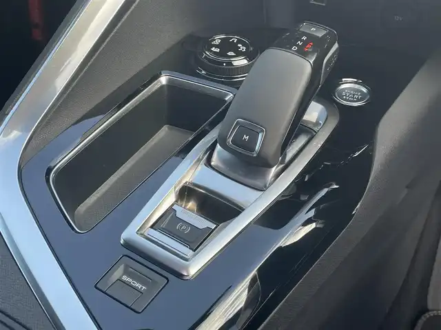 プジョー ５００８ GT ブルーHDi 静岡県 2019(平31)年 3.4万km 黒 アクティブセーフティブレーキ/ACCレーンキープ  ブラインドスポットモニター/OPナビフルセグTV Bluetooth CarPlay対応/サイドカメラ バックカメラ/ハーフレザーシート /パワーバックドア /パヒュームディヒューザー/アンビエンスライト/ETC